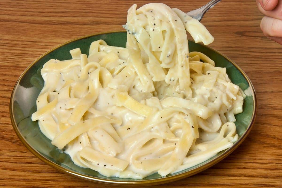 Creamy Delights Mastering the Perfect Heavy Cream Sauce Recipe